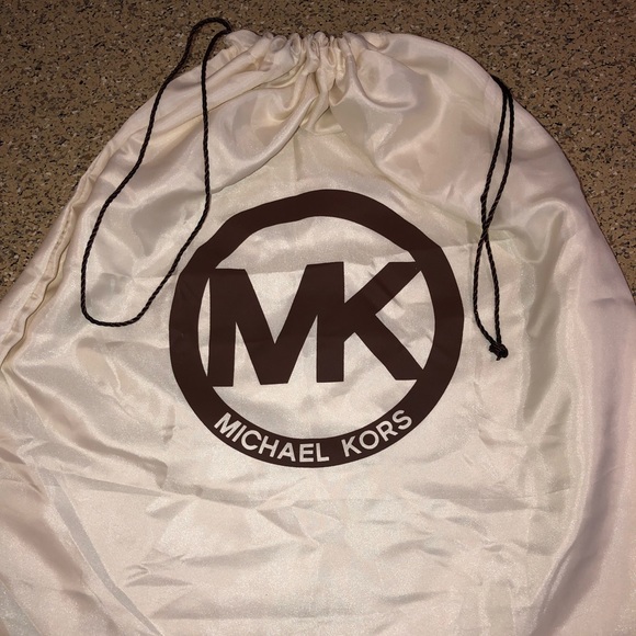 Michael Kors Bag and Wallet Set - Picture 6 of 8